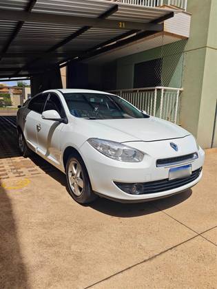 RENAULT FLUENCE 2.0 DYNAMIQUE 16V FLEX 4P AUTOMÁTICO RENAULT FLUENCE 2.0 DYNAMIQUE 16V FLEX 4P AUTOMÁTICO
